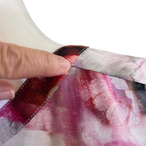 NYDJ Not Your Daughters Jeans Pink Moody Floral Watercolor Blouse Petite L - Picture 9 of 14